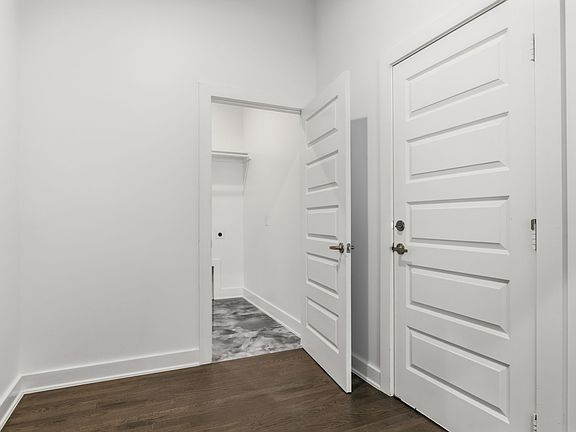 5th image of 1726 Driskell St