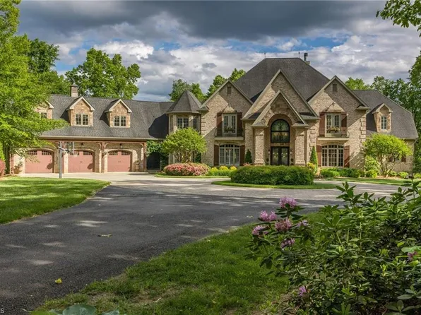 302 Chestnut Trl, Mocksville, NC 27028