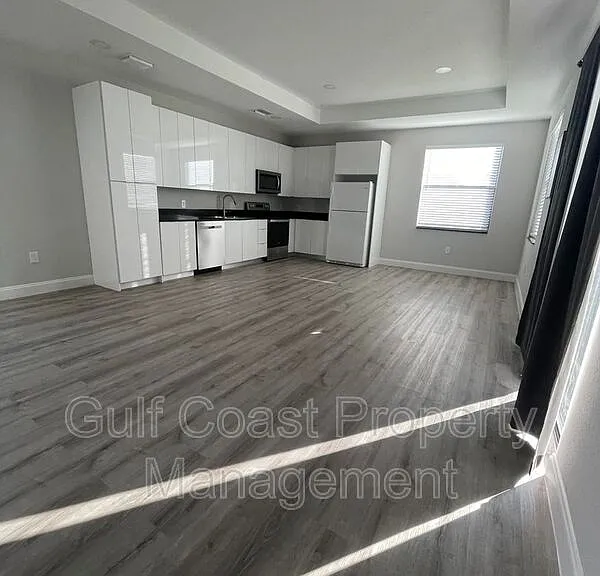 1924 Marlay Ave — Photo 5