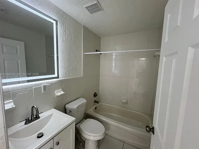 15741 NW 40th Ct #B — Photo 5