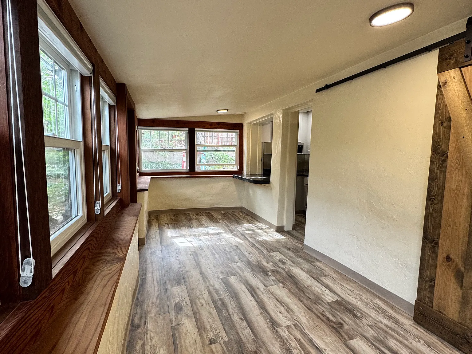 Studio, 400 sqft, $1,700 — Photo 3