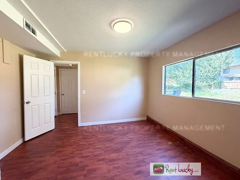 2516 S 284th St — Photo 33