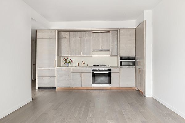 1st image of 138 Willoughby St #21D