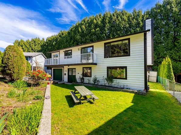 2932 Tatla Pl, Coquitlam, BC V3C 4W8