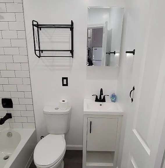 701 W 42nd St #1/2 — Photo 5