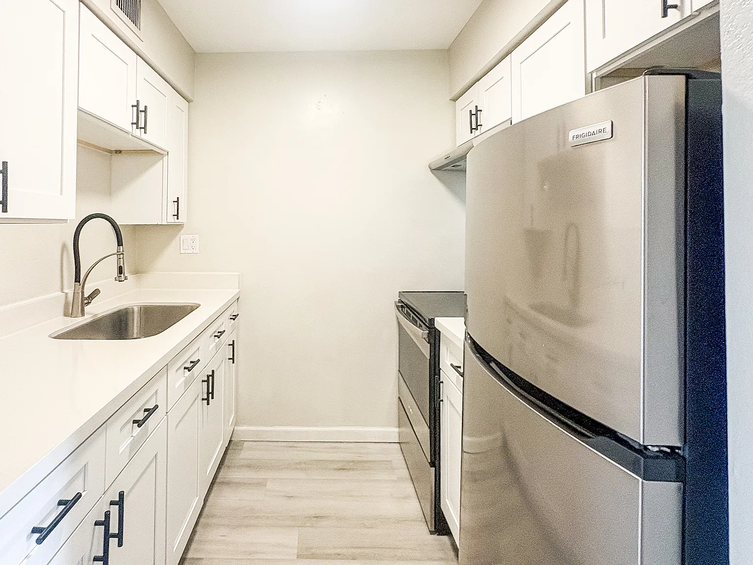 3405 E Pinchot Ave — Photo 2
