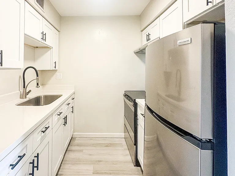 3405 E Pinchot Ave #11 — Photo 17