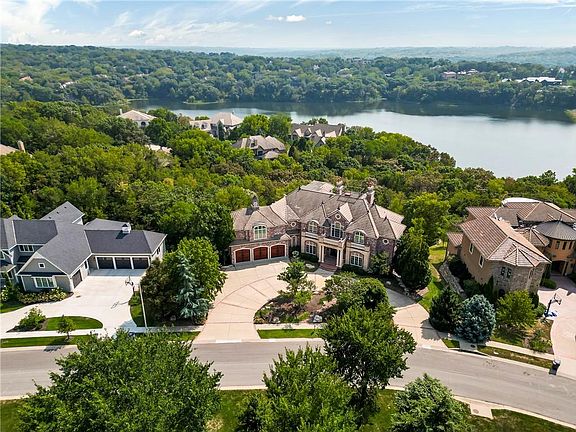 3rd image of 27596 W Highland Cir