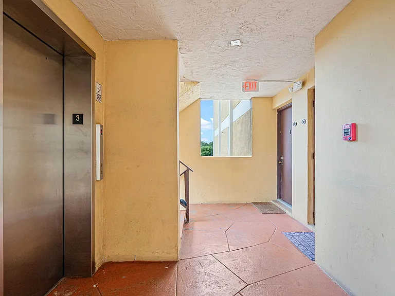9170 Fontainebleau Blvd #301 — Photo 32