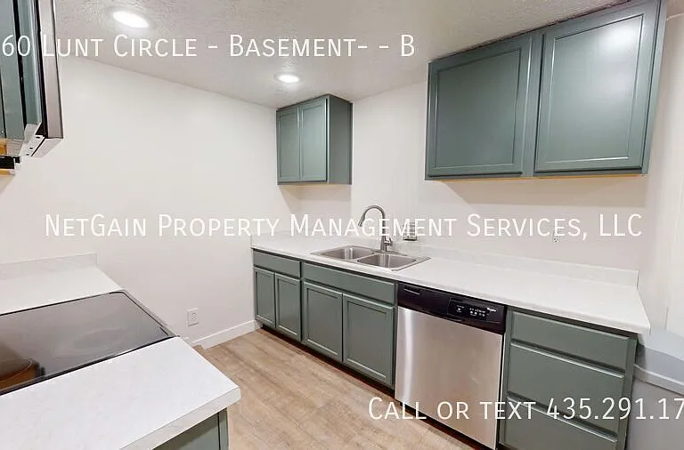 1060 Lunt Cir #B — Photo 8