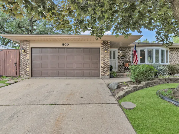 800 Cedar Ln, Bartlett, IL 60103