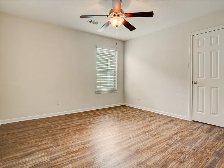 10046 Hillside Bayou Dr — Photo 18