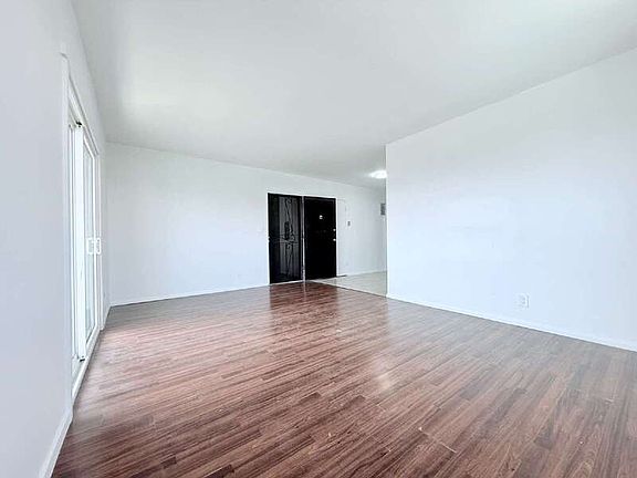 5th image of 1915 S Longwood Ave APT 5