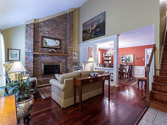 4th image of 8164 Dogwood Villa Dr