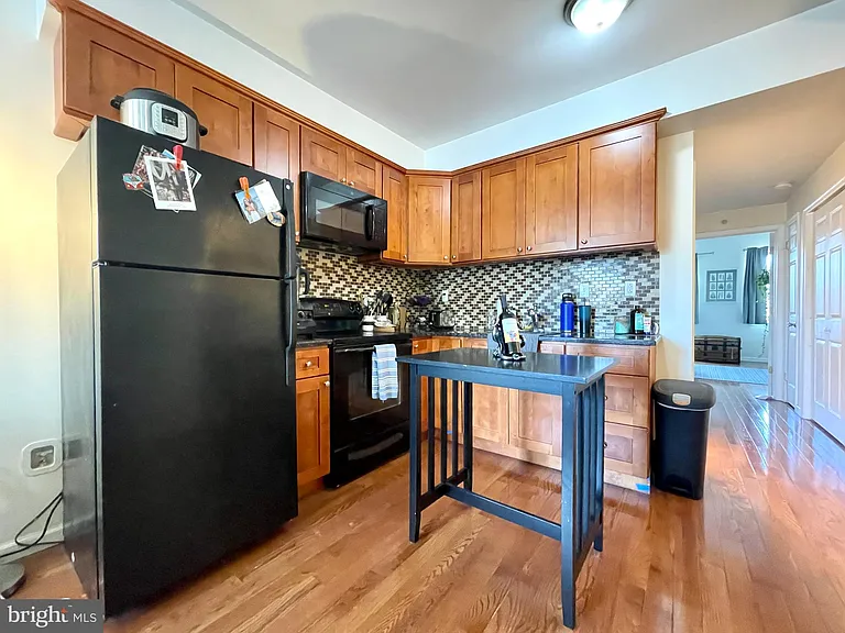 1131 Green St #3 — Photo 6