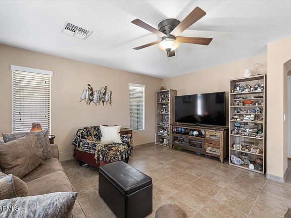4th image of 822 E BEARGRASS Place