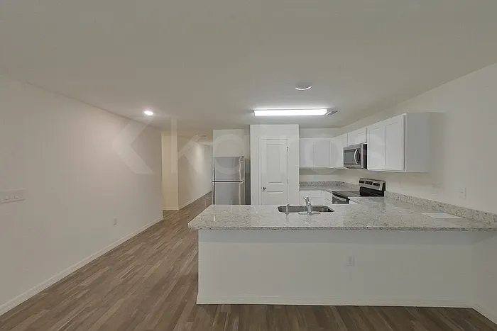20254 Lorenzo Ave — Photo 3