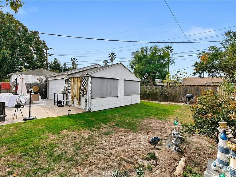 3907 Edgehill Dr — Photo 29