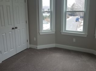 27 Lafayette Rd APT 2, Ipswich, MA 01938