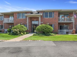 540 Cambridge Ct UNIT 2-D, Munster, IN 46321