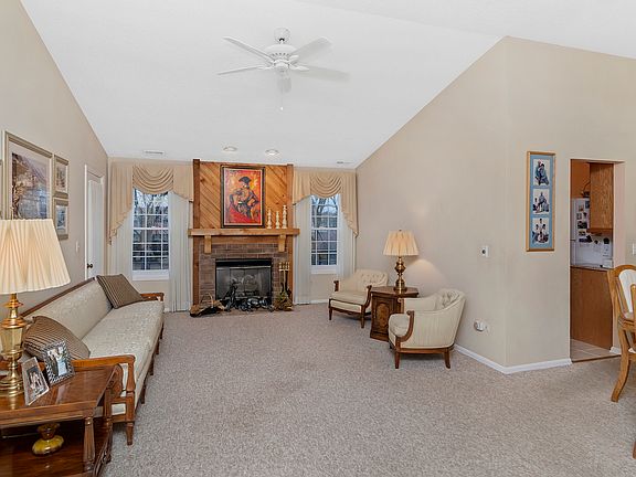 4th image of 345 Essex Ct #5-D-L