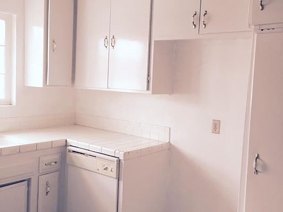 4th image of 1018 S Atlantic Blvd APT E