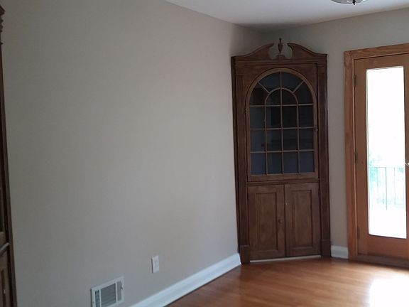 Dining Rm with built in chin