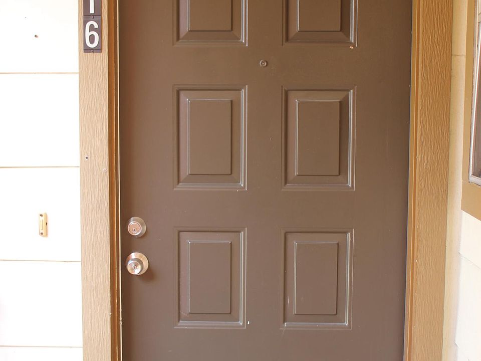 1st image of 14903 Woodford St #16
