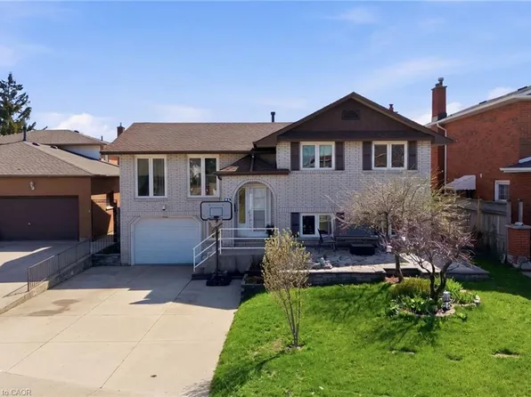 85 Summerlea Dr, Hamilton, ON L8T 4X9