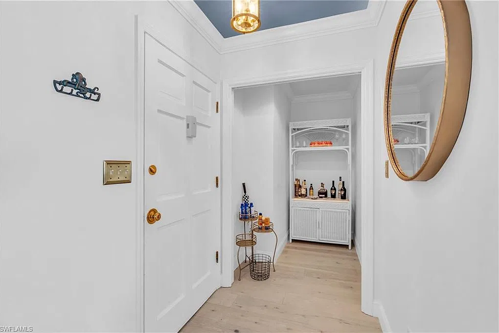 2 bed, 2.0 bath, 1720 sqft, $10,000 — Photo 4