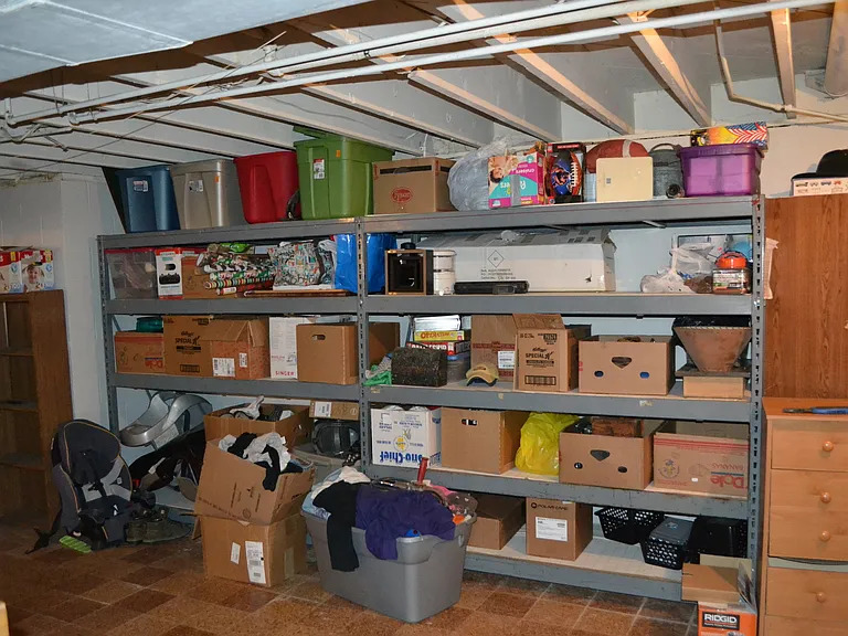 322 Webster St — Photo 25