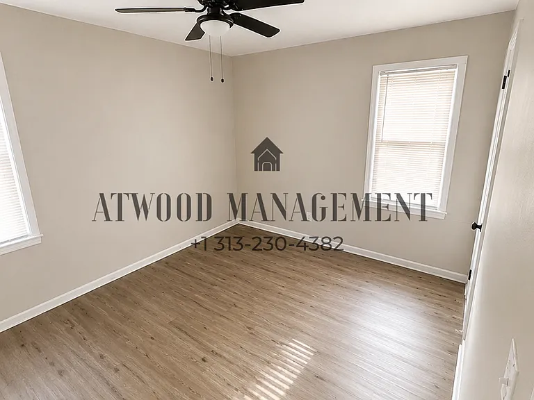 19440 Rutherford St — Photo 5