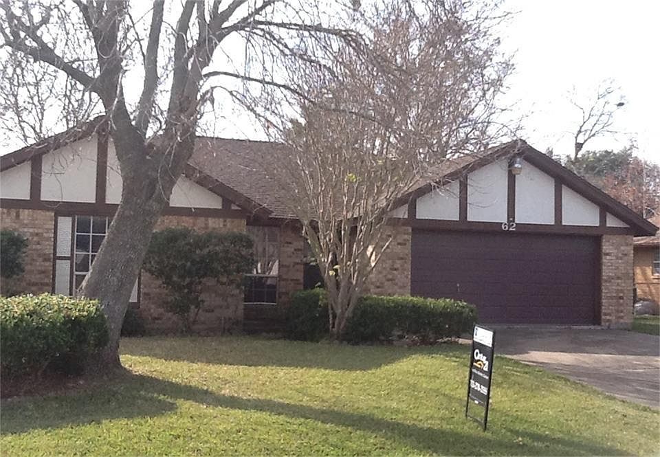 FRONT OF THE HOUSE