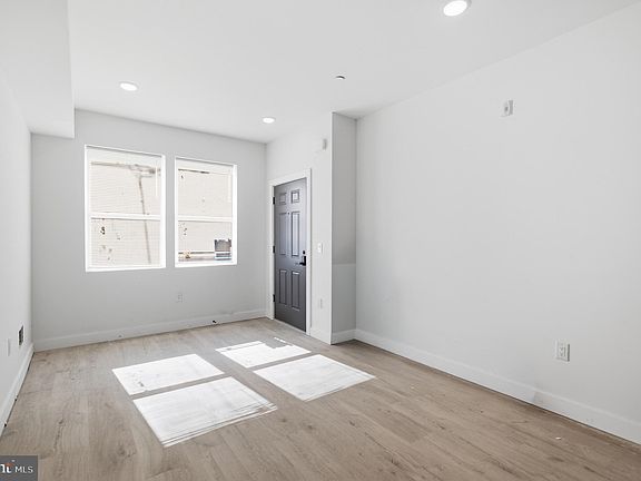 3rd image of 2326 N 16th St #1