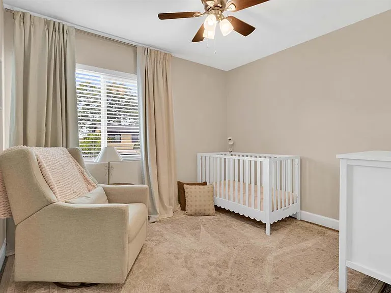 10618 Esmeraldas Dr — Photo 17