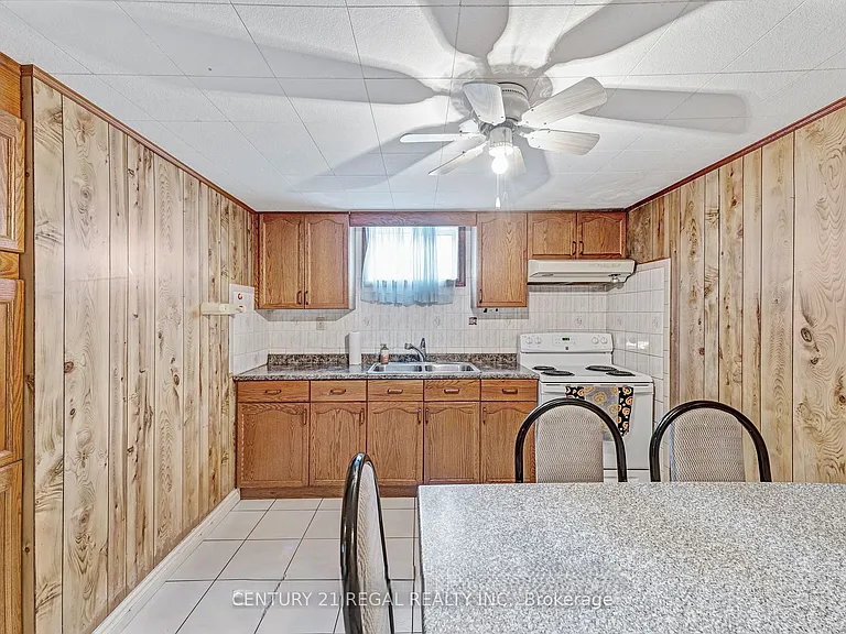 79 Combermere Dr — Photo 20