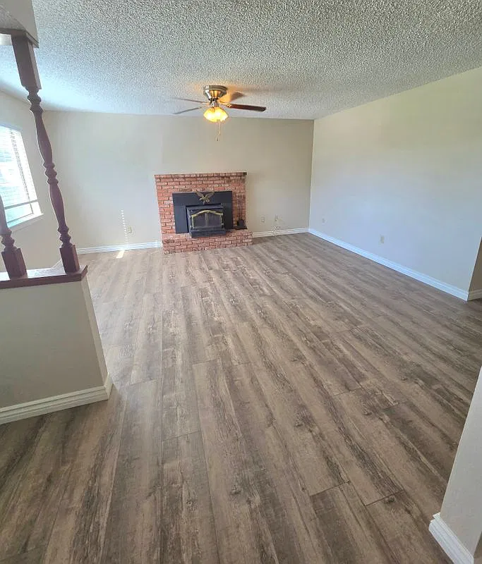 3 bed, 2.0 bath, 1276 sqft, $2,200 — Photo 4