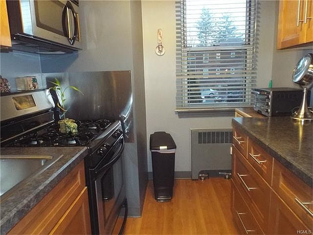 1st image of 10 Bryant Cres APT 2E