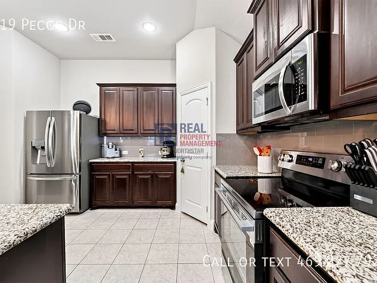 319 Pecos Dr — Photo 11