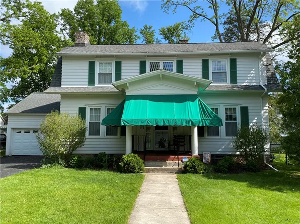 106 Burnham St, Newark, NY 14513