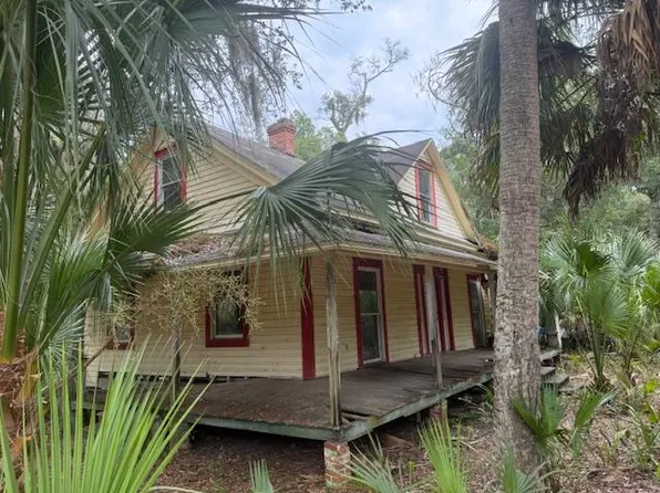 179 6th St, Apalachicola, FL 32320