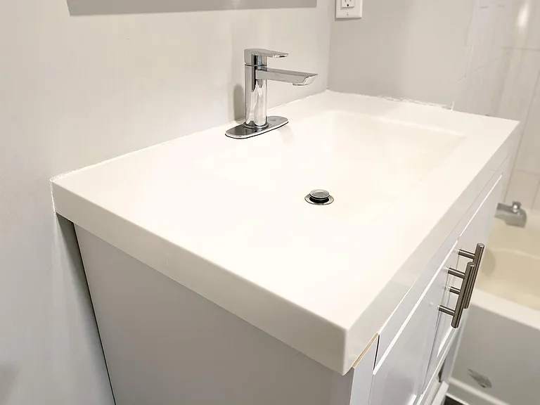 77 Park Ave — Photo 3