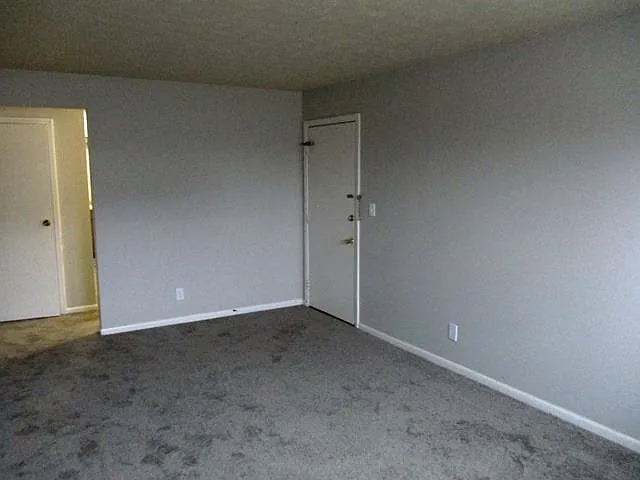 2 bed, $850 — Photo 2