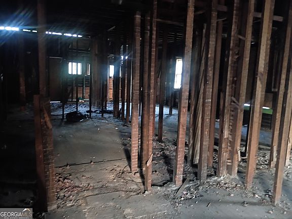 2nd image of 928 Welch St SW