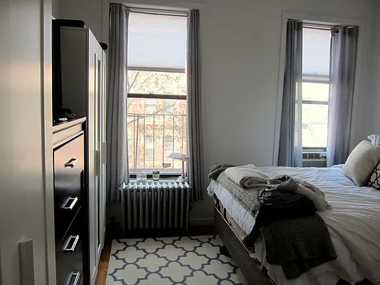 Rented by Chartwell Manhattan Realty | media 10