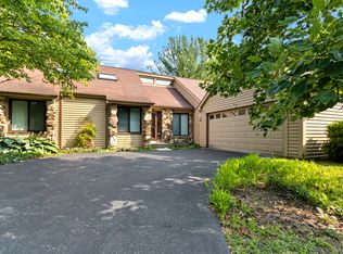 1105 Brighton Rd, Naperville, IL 60563