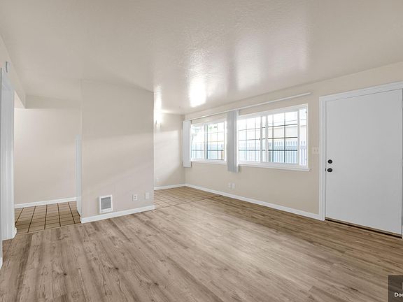 3rd image of 523 Walker Dr Unit 10