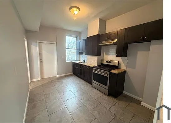 13 Oxford St #3 — Photo 1