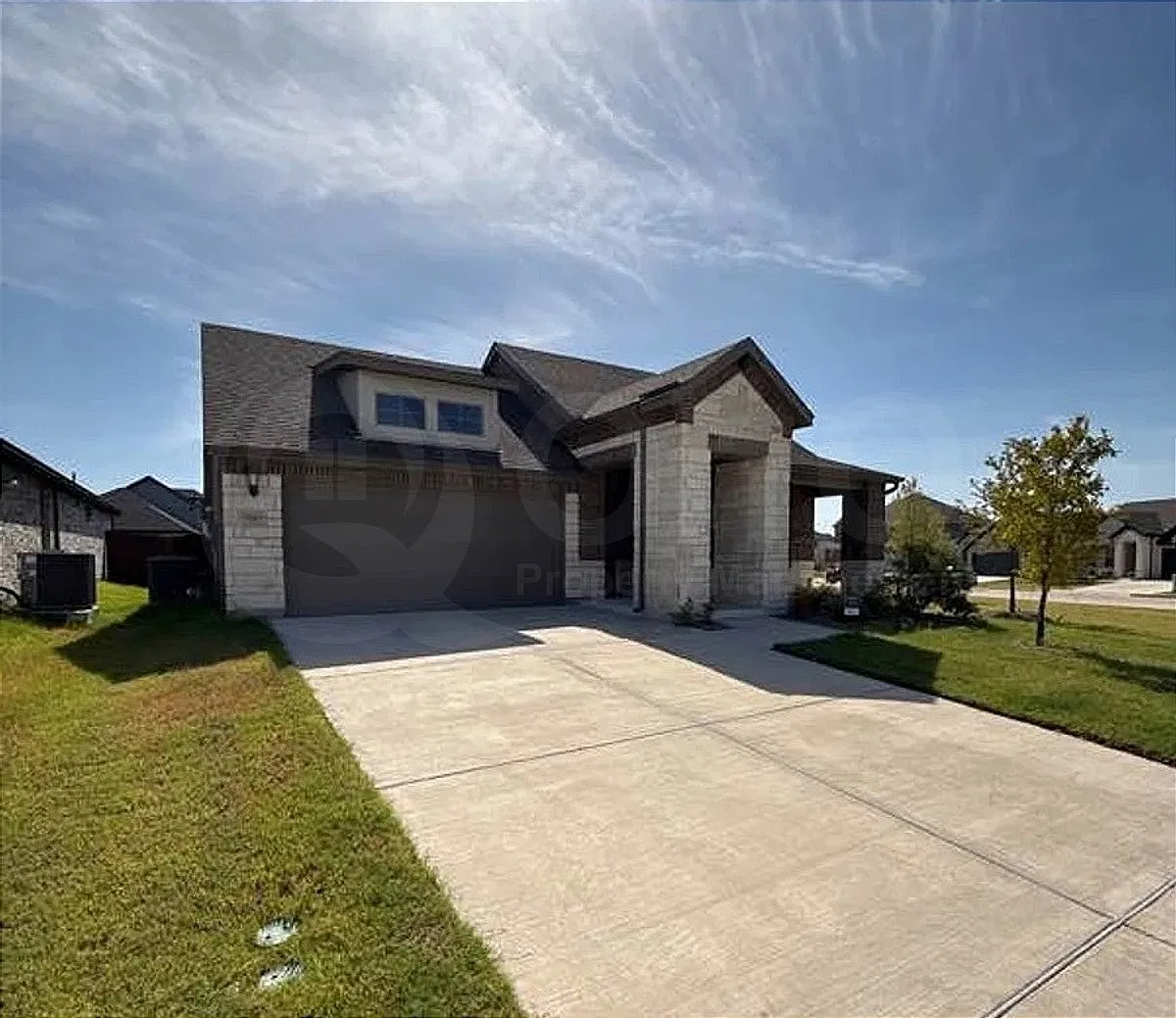 3 bed, 2.0 bath, 1847 sqft, $2,400 — Photo 1