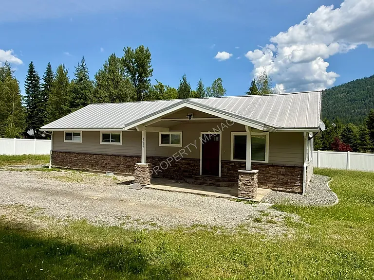 2087 Lower Pack River Rd — Photo 5